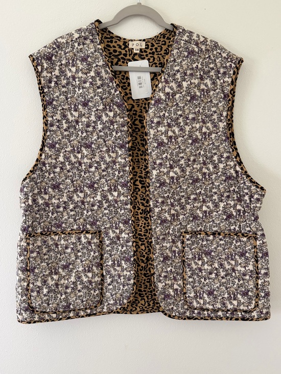 POL Jackets & Blazers - NWT-POL Floral Courdory Quilted Cheetah Oversized Vest Size small / medium